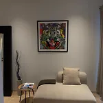 In A Modern Area Right By The Sea! Appartement *